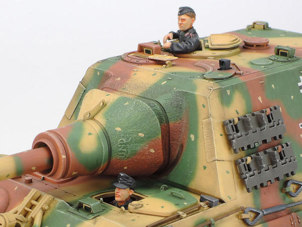 Немецкое самоходное противотанковое орудие Sd.Kfz.186 "Jagdtiger", в комплекте 2 фигуры, 2 вида траков, фототравление