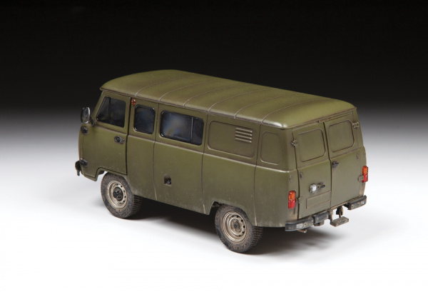 Российский автомобиль УАЗ-3909, 1:35