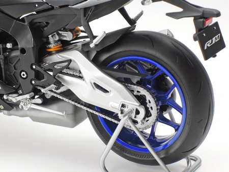 Мотоцикл Yamaha YZF-R1M, 1/12