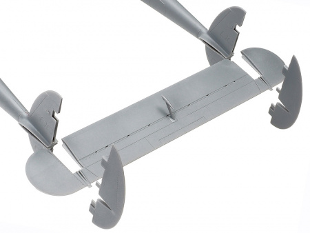 Истребитель Lockheed P-38J Lightning, 1:48