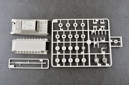 Немецкий тяжелый танк JagdTiger с 128мморудием pak 44L-61, 1:72, [07165]