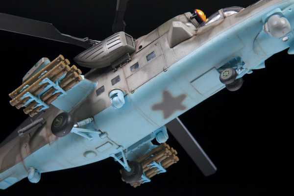 Советский ударный вертолёт Ми-35М, 1:48