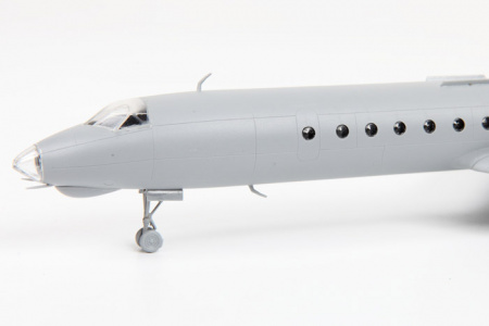 Пассажирский авиалайнер Ту-134А/Б-3, 1:144