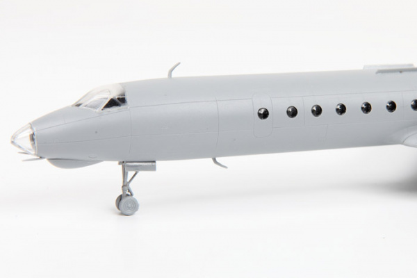 Пассажирский авиалайнер Ту-134А/Б-3, 1:144