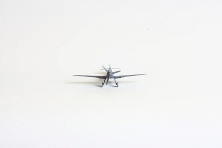 Немецкий истребитель Мессершмитт BF-109F2, 1:144