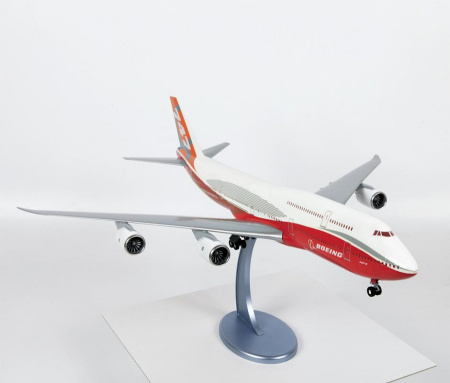 Пасс. авиалайнер "Боинг 747-8", 1:144