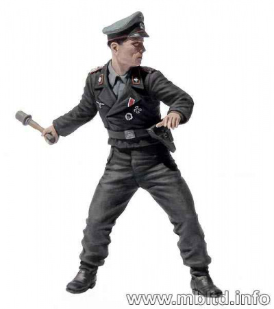 Немецкая танковая команда, Курск, 1943г., 1:35, (MB3536)