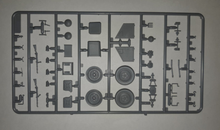 Группа армий «Центр» лето 1941 г. (Kfz.1, Typ L3000S, германская пехота (4 фигуры), германские водители (4 фигуры)), 1:35, (DS3502)