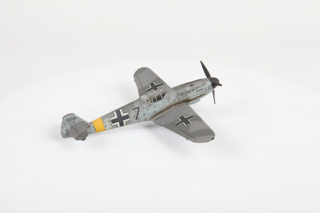 Немецкий истребитель Мессершмитт Bf-109F2, 1:72