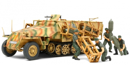Нем. полугусеничный БТР Sd.Kfz. 251/1 "Stuka", 1/48