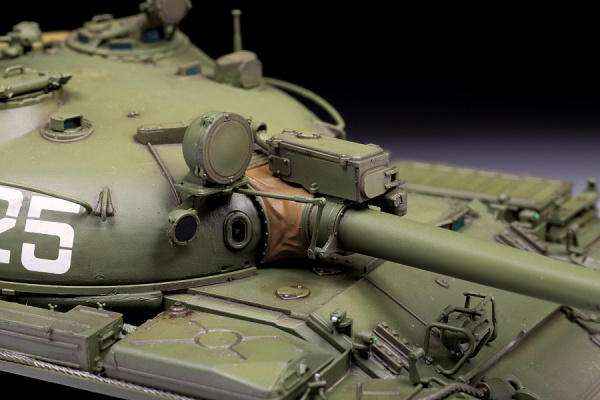Советский боевой танк Т-62 (1974-1975), 1:35