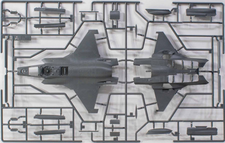 Самолет USMC F-35B VMFA-121 "Green Knights", 1:72