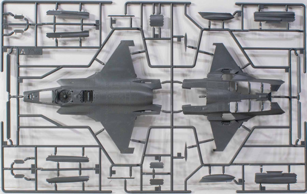 Самолет USMC F-35B VMFA-121 "Green Knights", 1:72