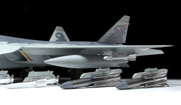 Российский истребитель пятого поколения Су-57, 1:48