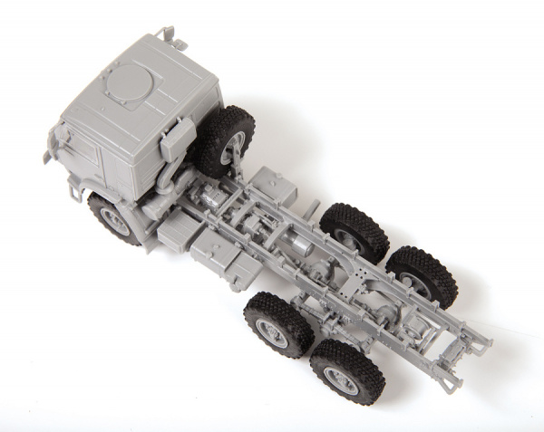 Российский трехосный грузовик К-5350 "Мустанг", 1:72