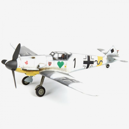Немецкий истребитель "Мессершмитт" Bf-109F4, 1:48