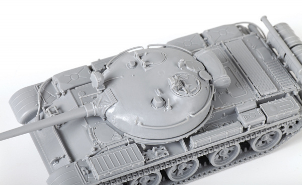 Советский основной боевой танк Т-62, 1:72