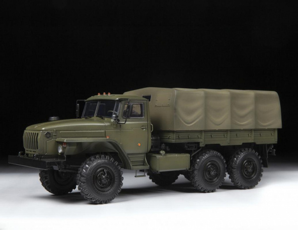Российский армейский грузовик Урал-4320, 1:35
