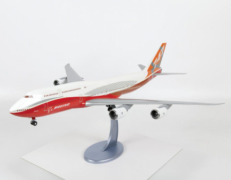 Пасс. авиалайнер "Боинг 747-8", 1:144