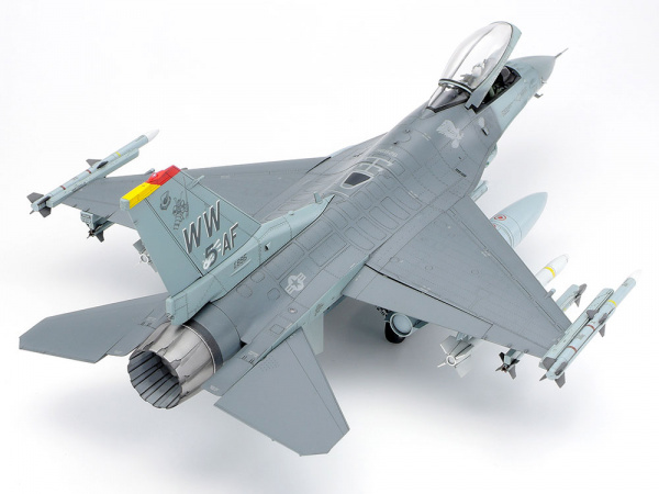 Самолет F-16CJ Fighting Falcon, 1/48