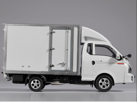 Автомобиль Hyundai Porter II Box Truck, 15145, 1:24