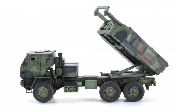 U.S. M142 HIMARS High Mobility Artillery Rocket System, 1:72, [72-004]