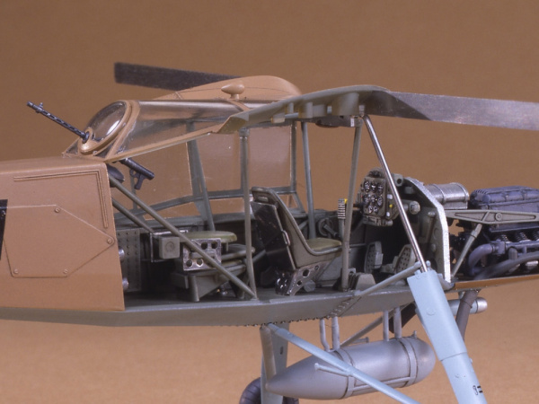 Самолет Storch Fi156C, 1/48