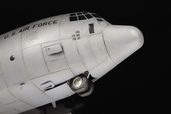 Военно-транспортный самолет С-130J, 1:72
