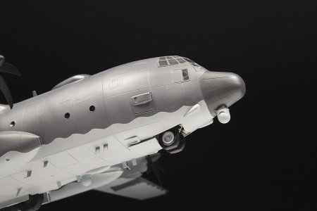 Американский самолет огневой поддержки AС-130J Ghostrider, 1:72