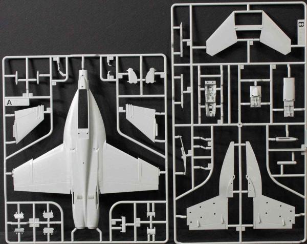 Самолет USN EA-18EG VAQ-141, 1/72
