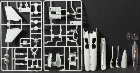 Самолет USN EA-18EG VAQ-141, 1/72