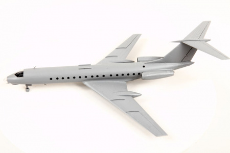 Пассажирский авиалайнер Ту-134А/Б-3, 1:144
