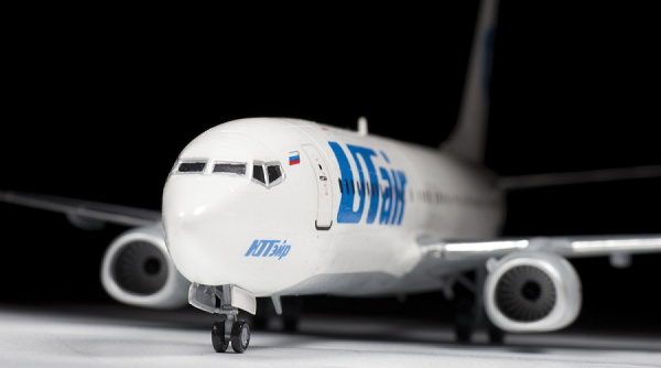 Пассажирский авиалайнер "Боинг 737-800", 1:144, (7019)