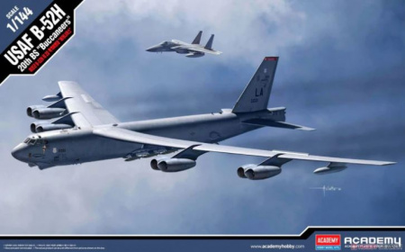 Бомбардировщик B-52H Stratospheric Fortress, 1/144