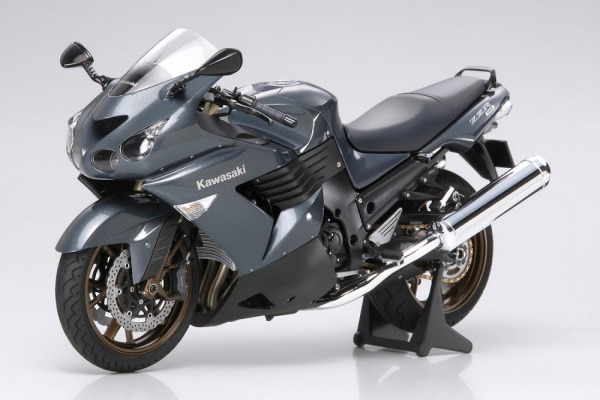 Мотоцикл Kawasaki ZZR1400, 1/12