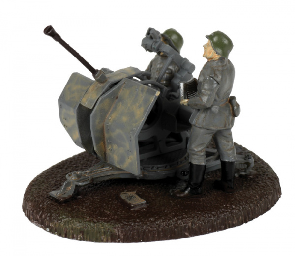 Немецкое 20-мм зенитное орудие FLAK-38 с расчетом