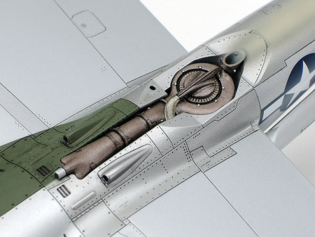 Истребитель Lockheed P-38J Lightning, 1:48