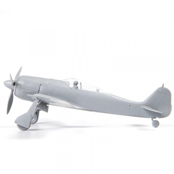 Немецкий истребитель Фокке-Вульф FW-190A4, 1:72
