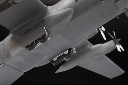 Американский военно-транспортный самолёт С-130Н, 1:72