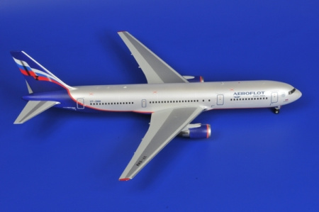 Пасс. авиалайнер "Боинг 767-300", 1:144